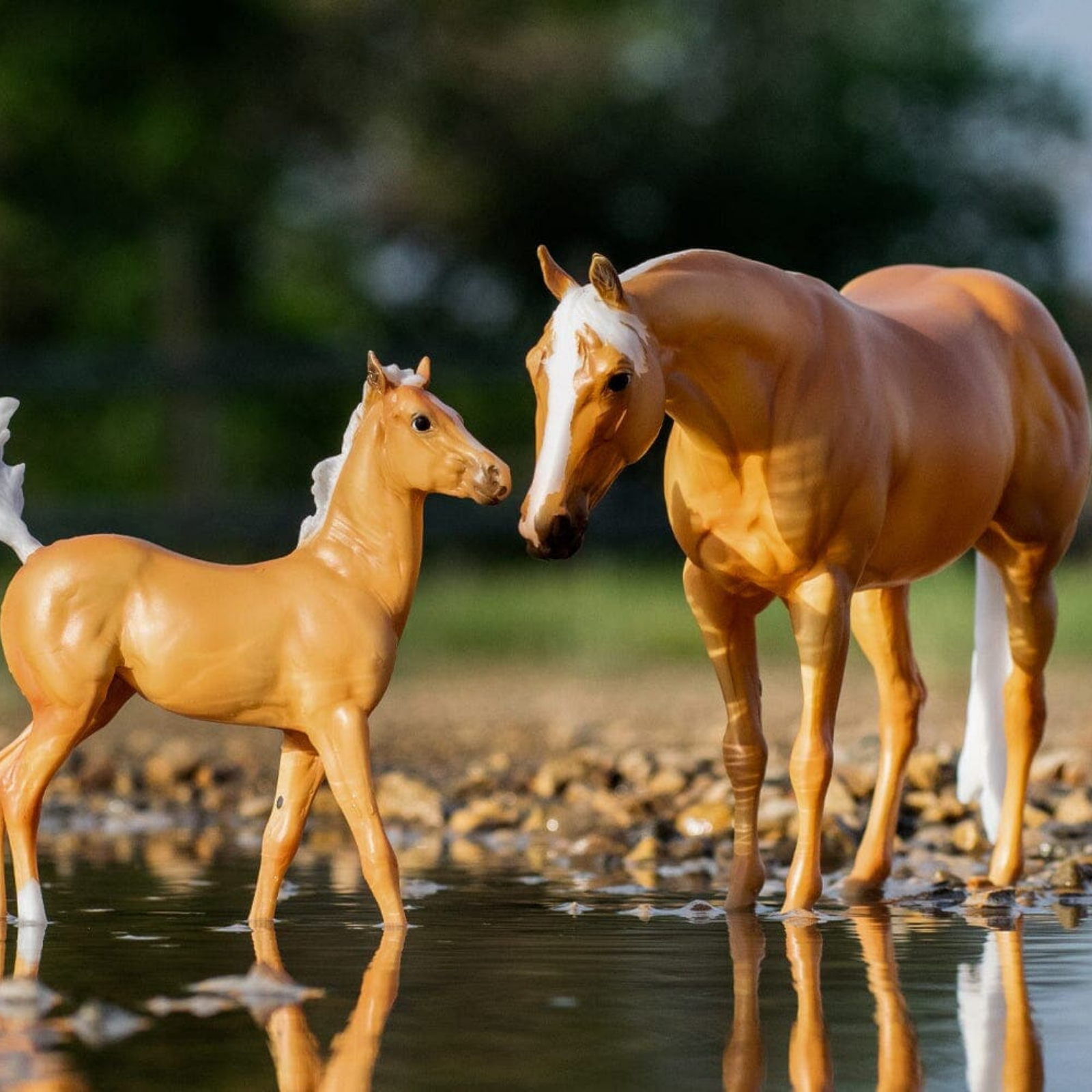 Breyer Ebony Shines & Charlize Quarter Horse Set
