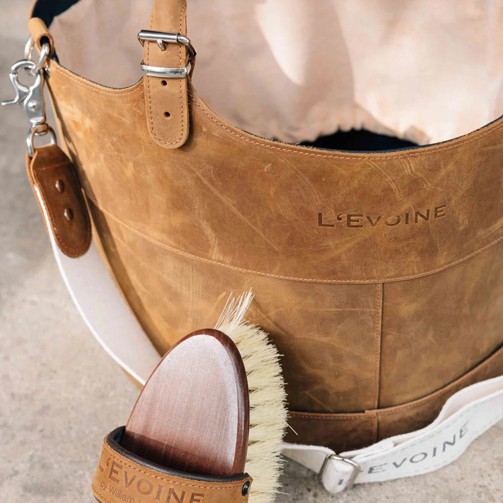 L'Evoine Le Baquet Cleaning Bag, Cognac