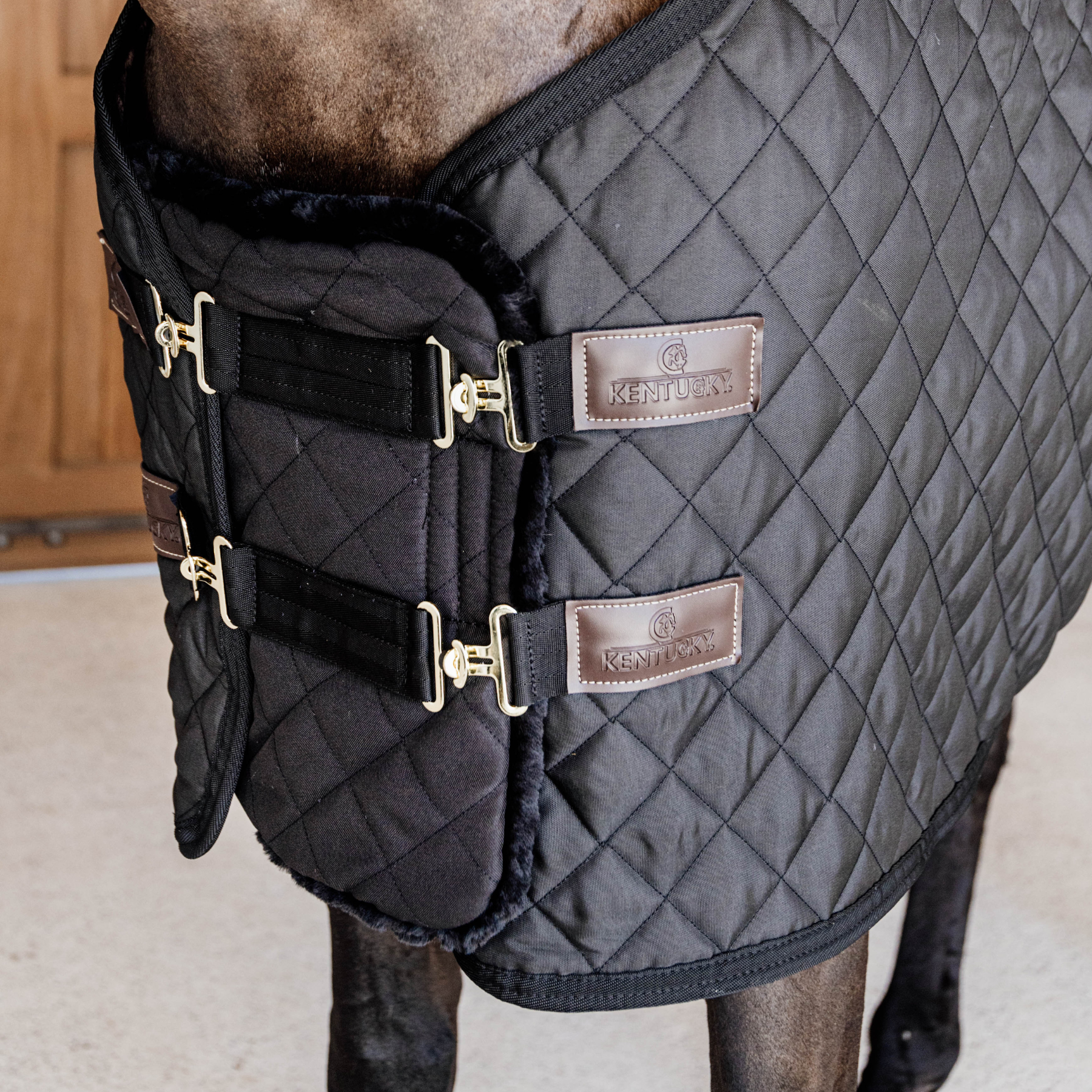 Kentucky Horsewear Chest Expander Quilted with Vegan Sheepskin, Black