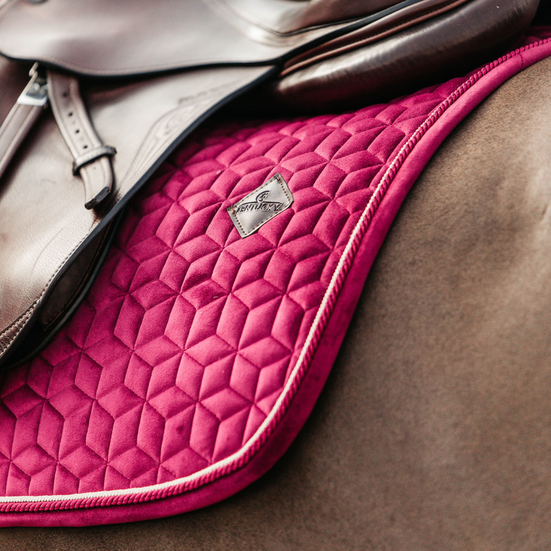 Kentucky Horsewear Saddle Pad Velvet Dressage Fuchsia Edition