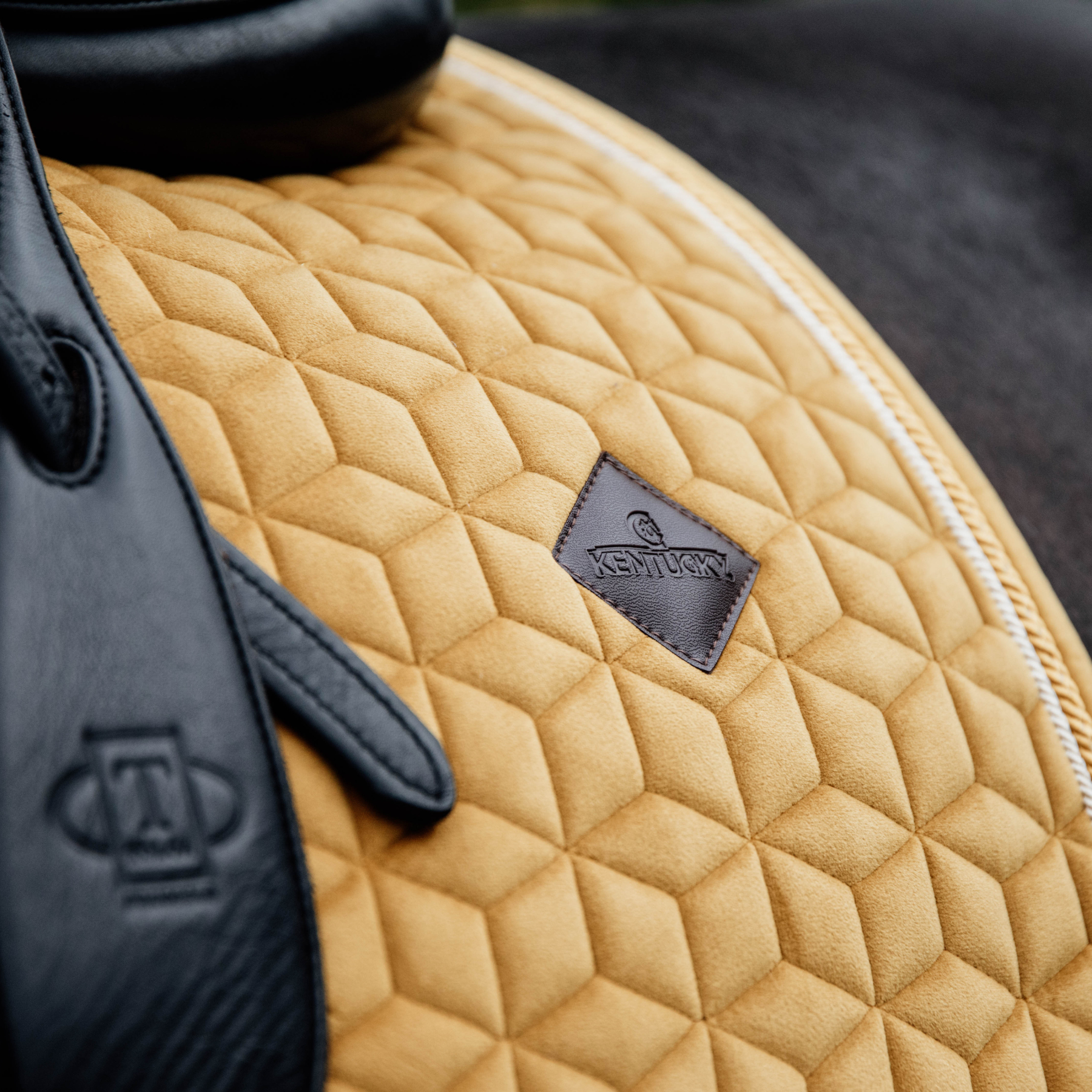 Kentucky Horsewear Saddle Pad Velvet Dressage Mustard Edition