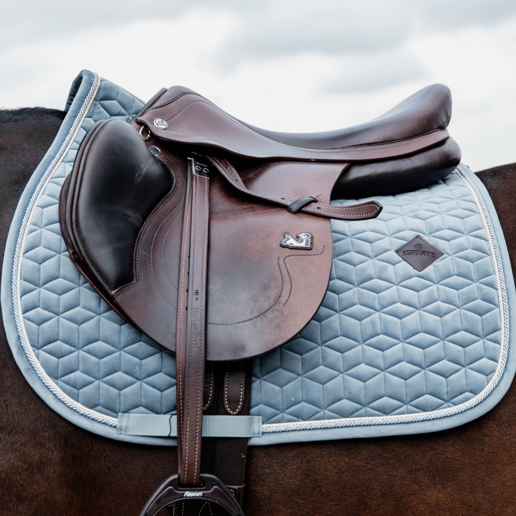 Kentucky Horsewear Saddle Pad Velvet Jumping Light Blue Edition