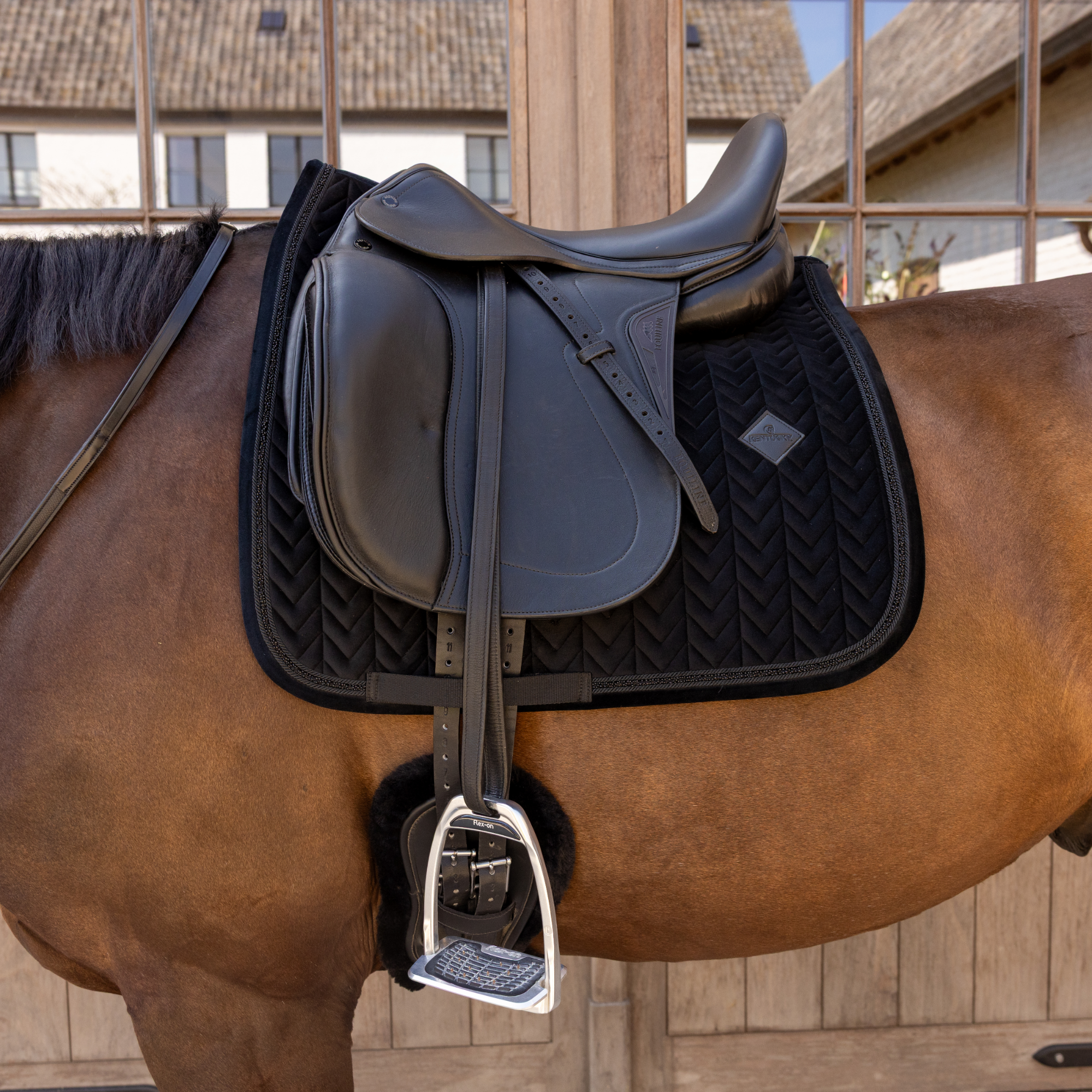 Kentucky Horsewear Saddle Pad Velvet Mini Pearls Dressage, Black