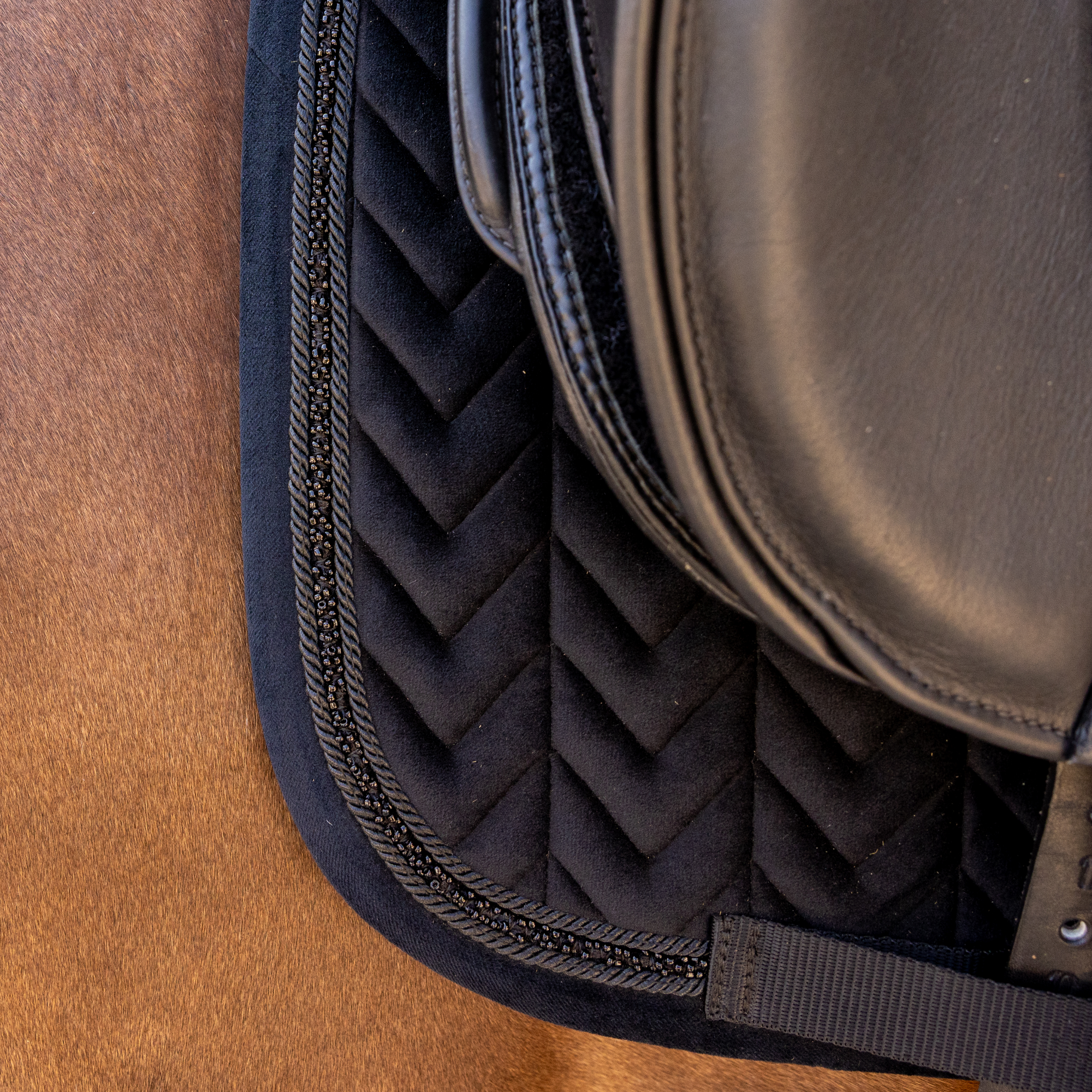 Kentucky Horsewear Saddle Pad Velvet Mini Pearls Dressage, Black