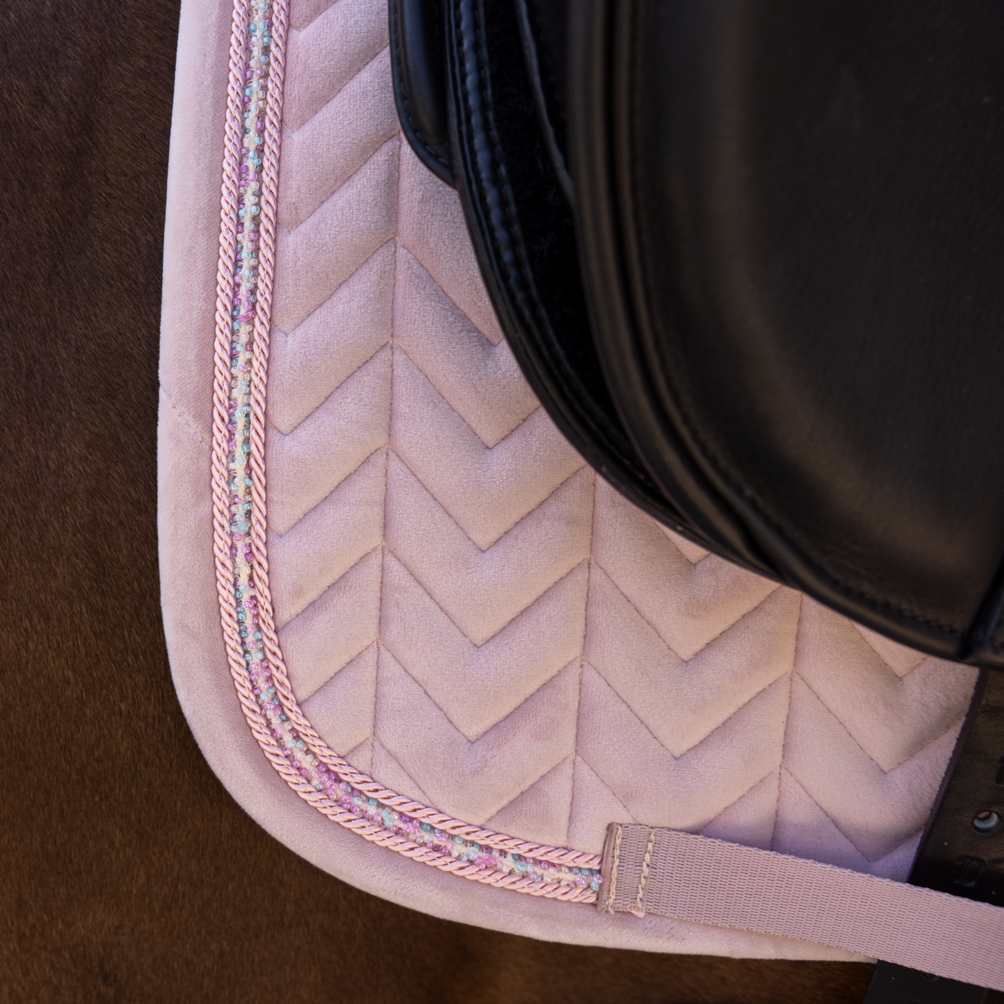 Kentucky Horsewear Saddle Pad Velvet Mini Pearls Dressage, Old Rose