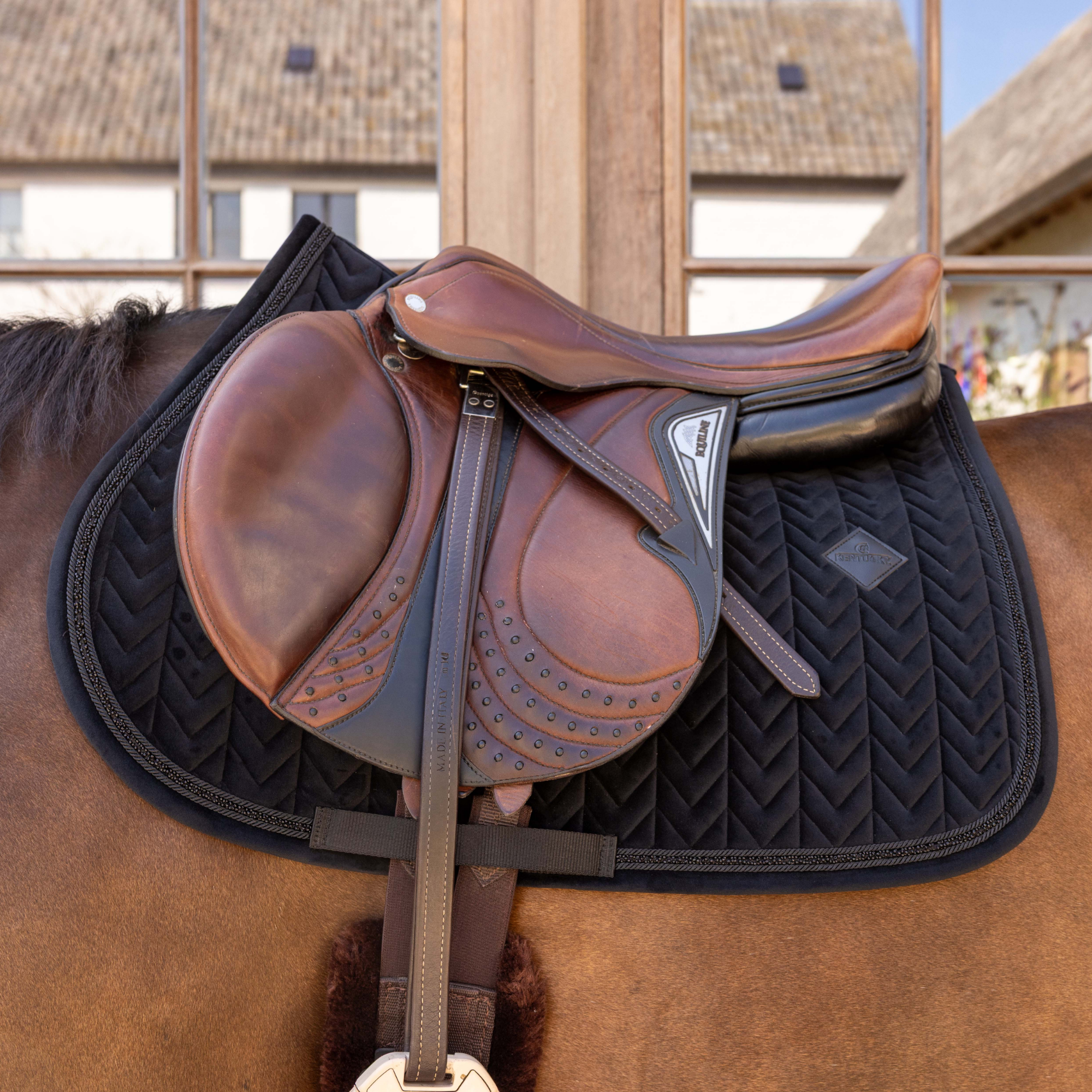 Kentucky Horsewear Saddle Pad Velvet Mini Pearls Jumping, Black