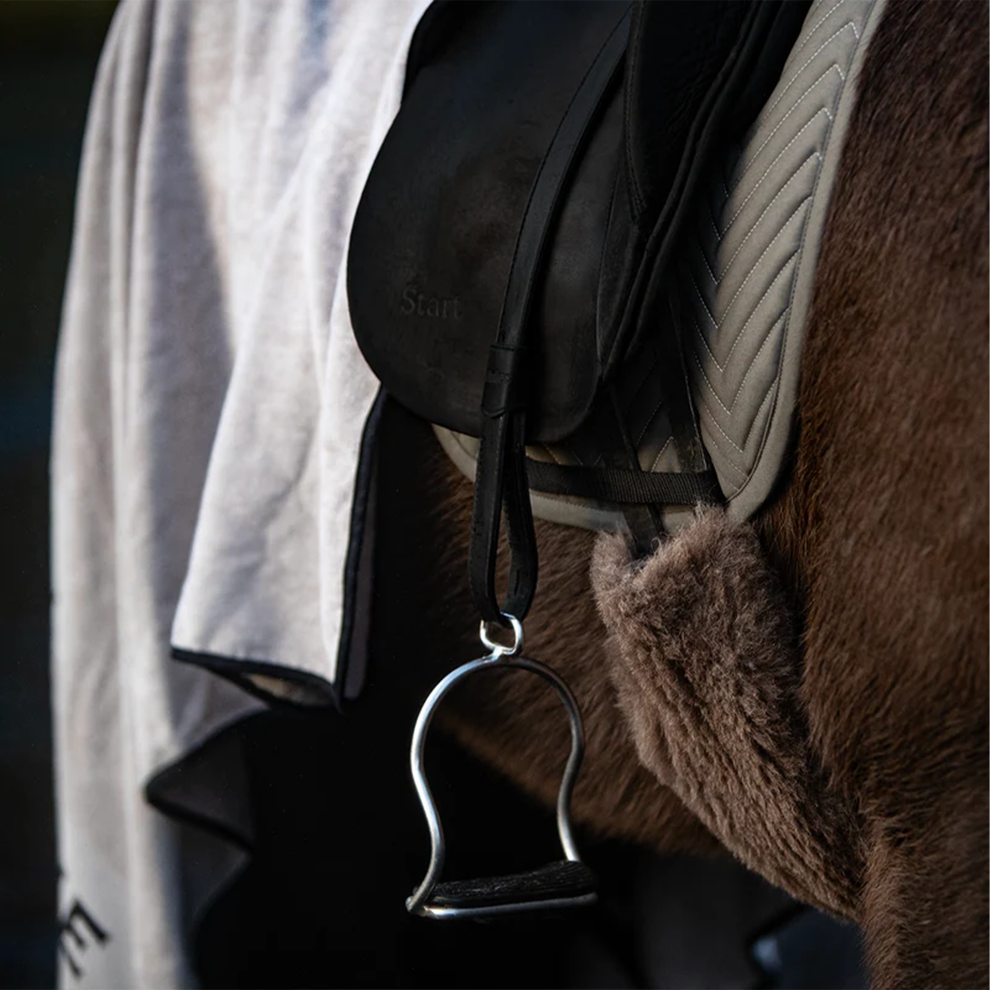 L'Evoine Alpaca Girth Protector