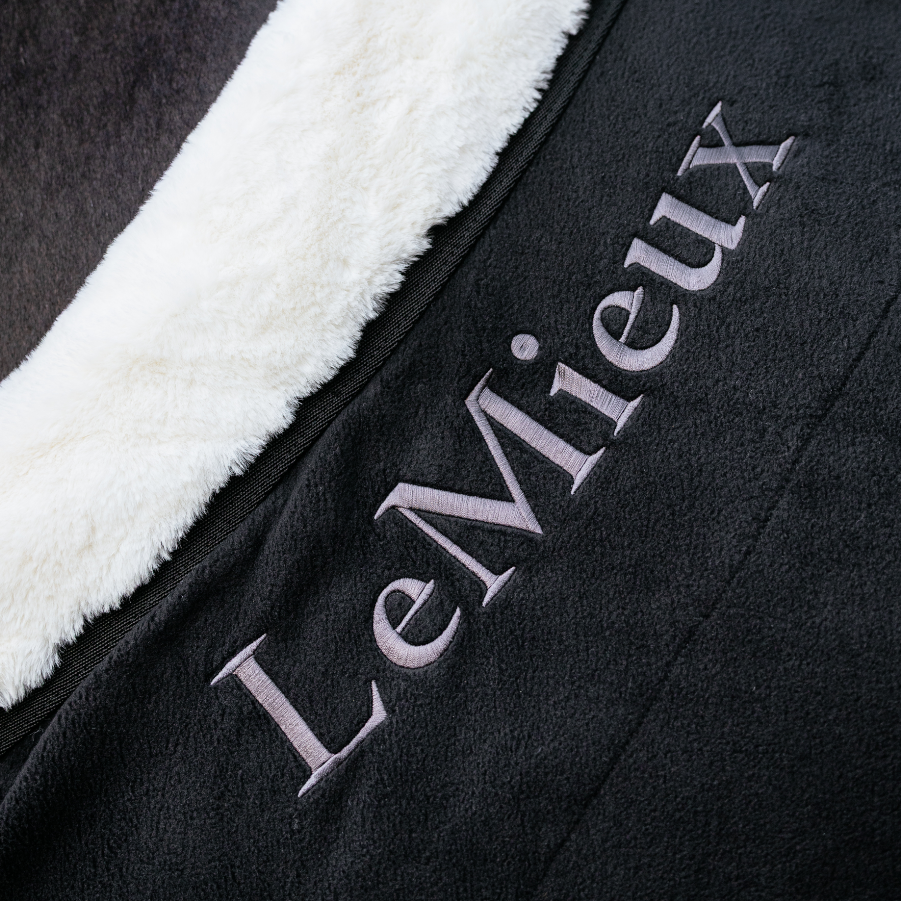 LeMieux Kudos Luxe Fleece Rug, Black