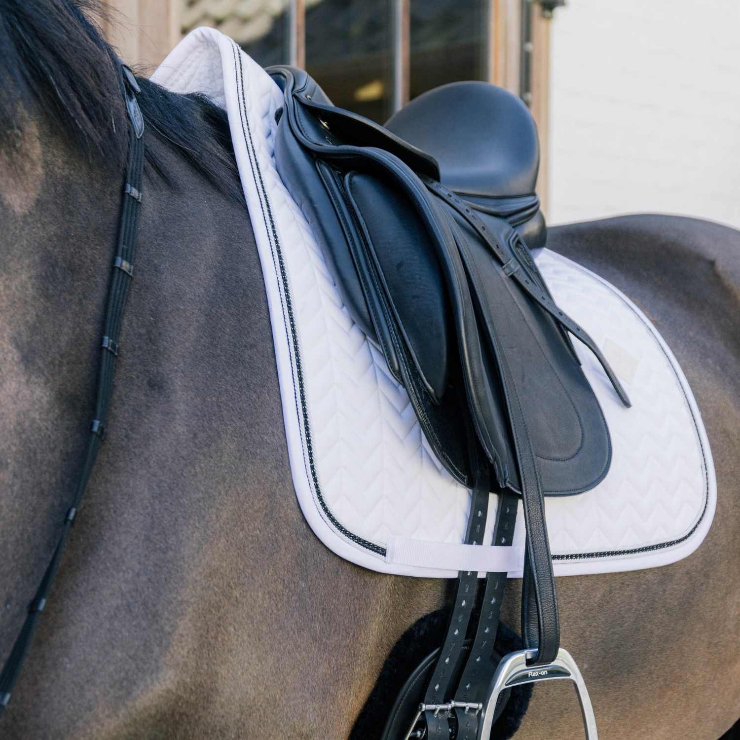 Kentucky Horsewear Dressage Saddle Pad with Metal Chain, White