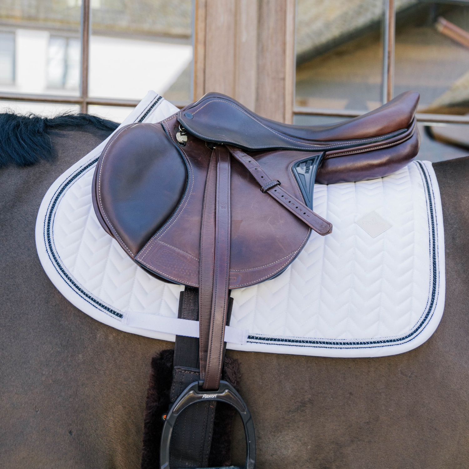 Kentucky Horsewear Show Jumping Saddle Pad with Metal Chain, White