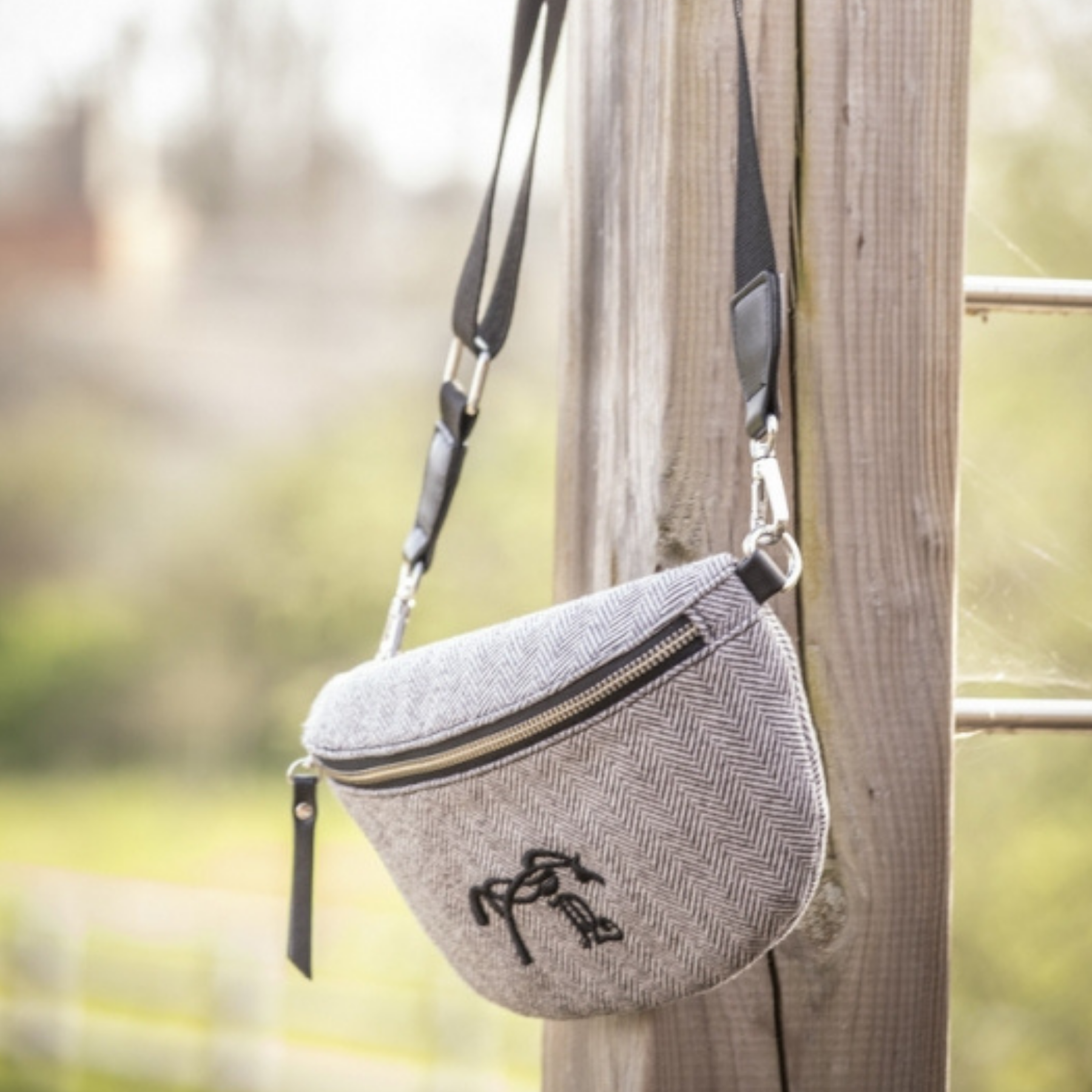 Pénélope Chevron Herringbone Chest Bag