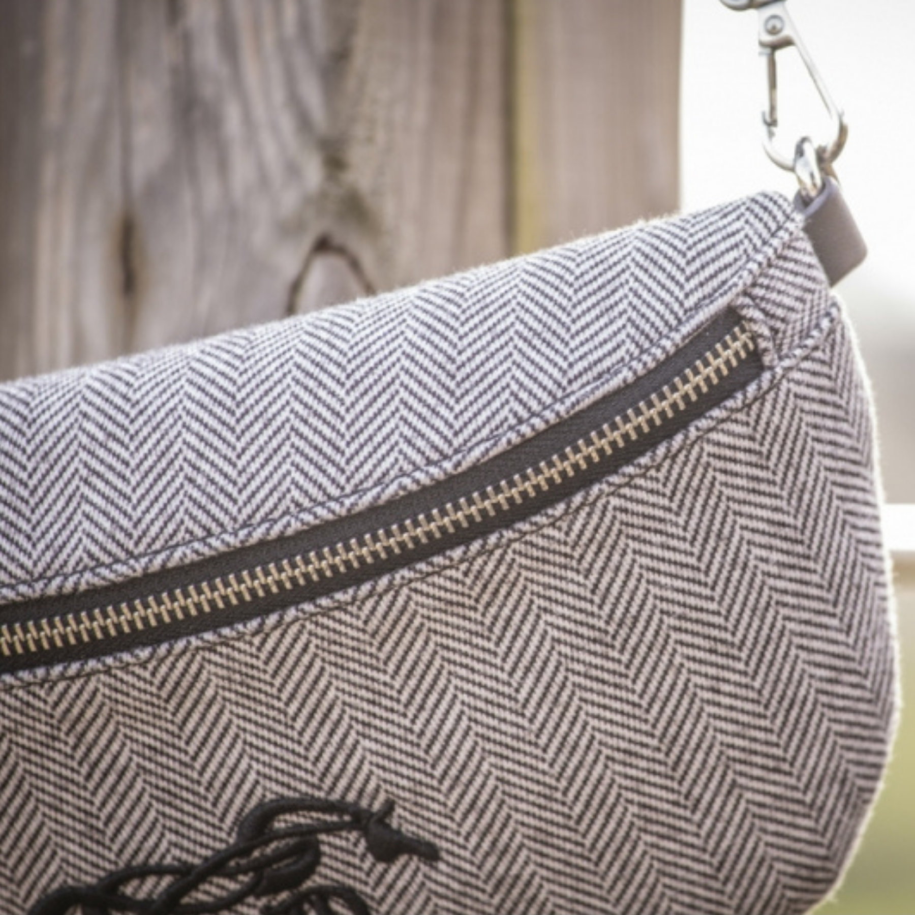 Pénélope Chevron Herringbone Chest Bag