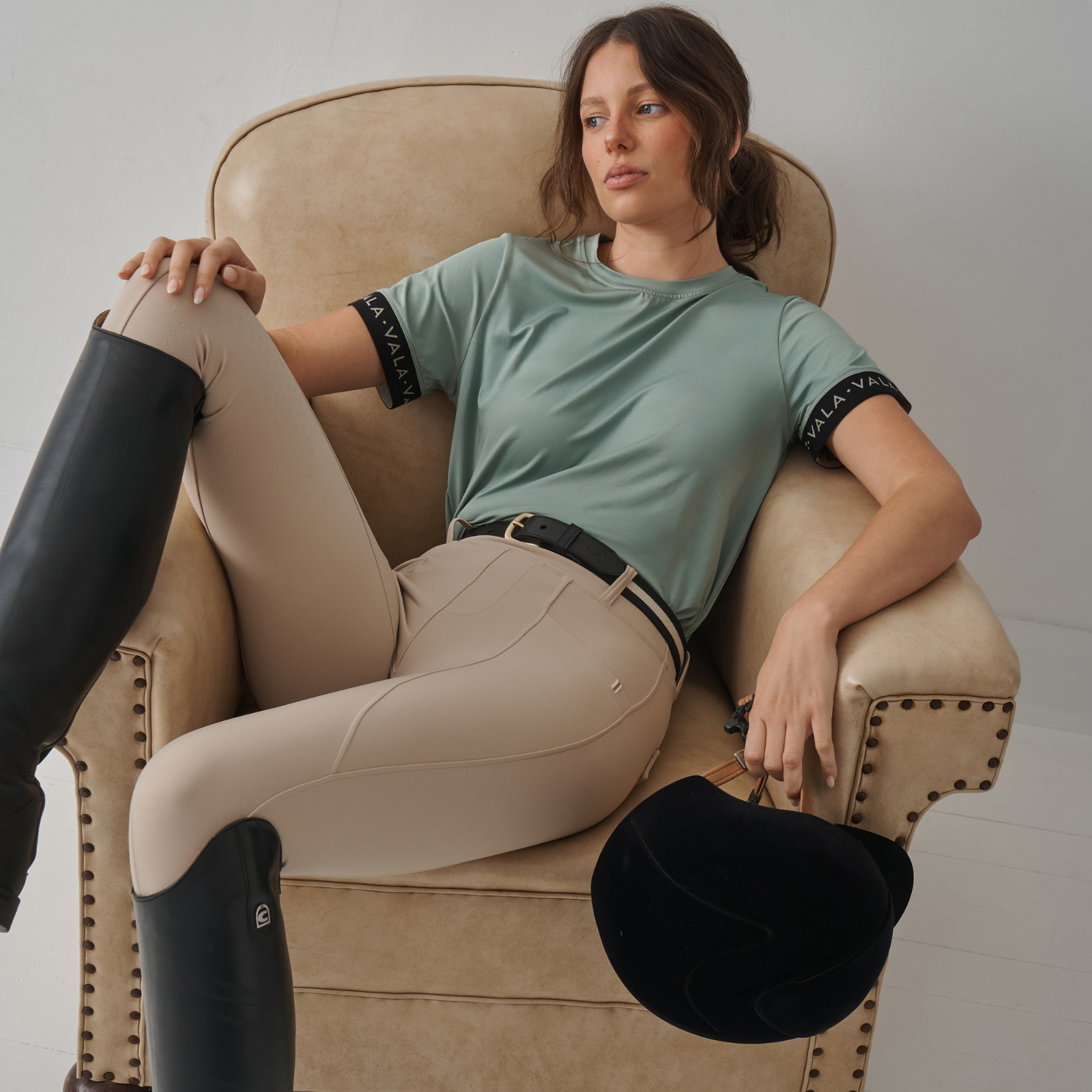 VALA Ladies Sculpt & Smooth Knee Grip Riding Breeches, Beige