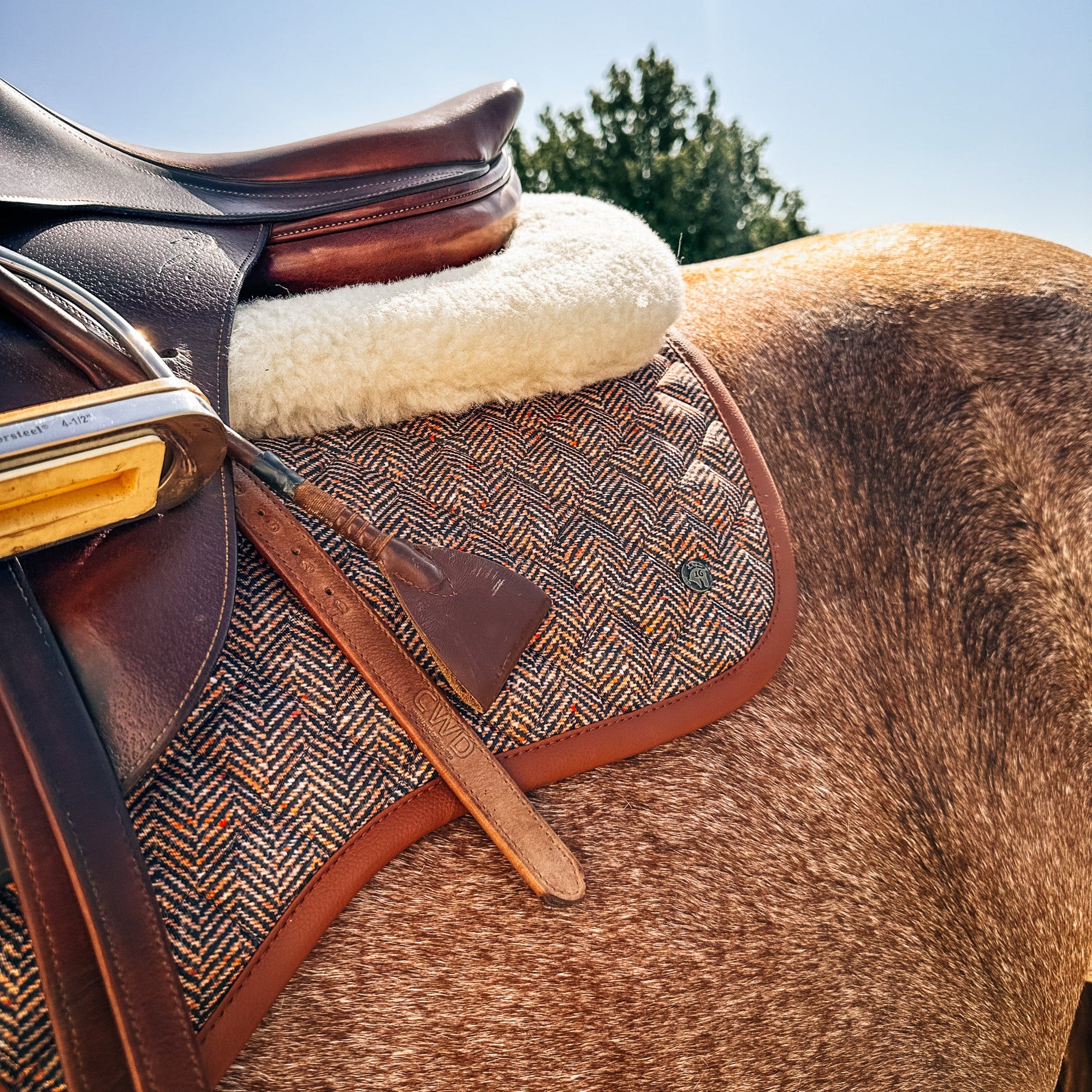 Sixteen Cypress Close Contact pad, Herringbone & Cognac