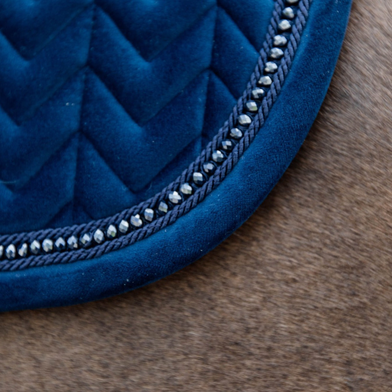 Kentucky Horsewear Saddle Pad Basic Velvet Pearls Jumping, Navy