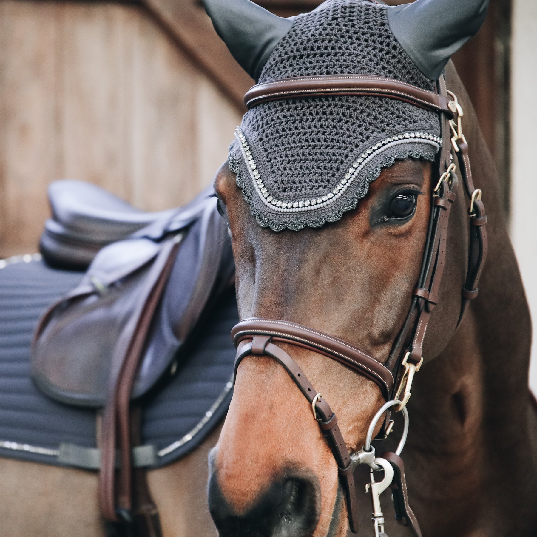 Kentucky Horsewear Fly Veil Long Stone & Pearl Soundless, Grey