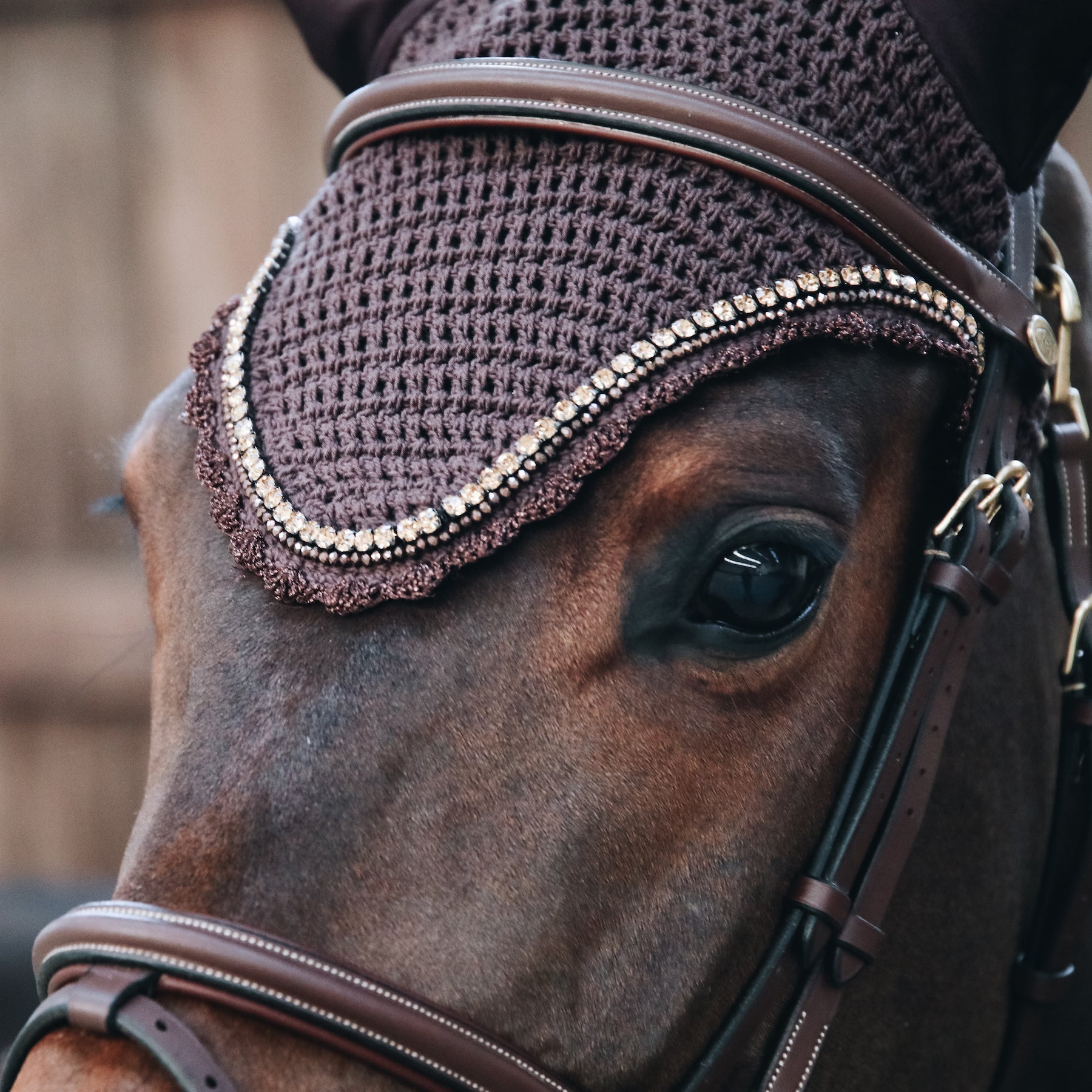 Kentucky Horsewear Fly Veil Long Stone & Pearl, Brown