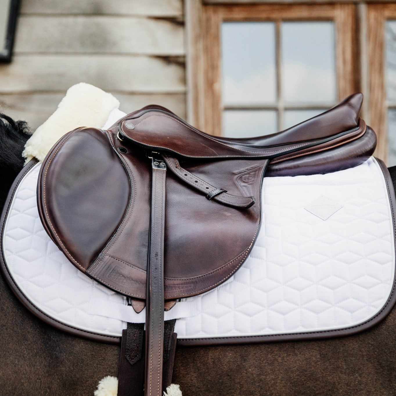 Kentucky Horsewear Skin Friendly Saddle Pad Jumping Star Quilting White