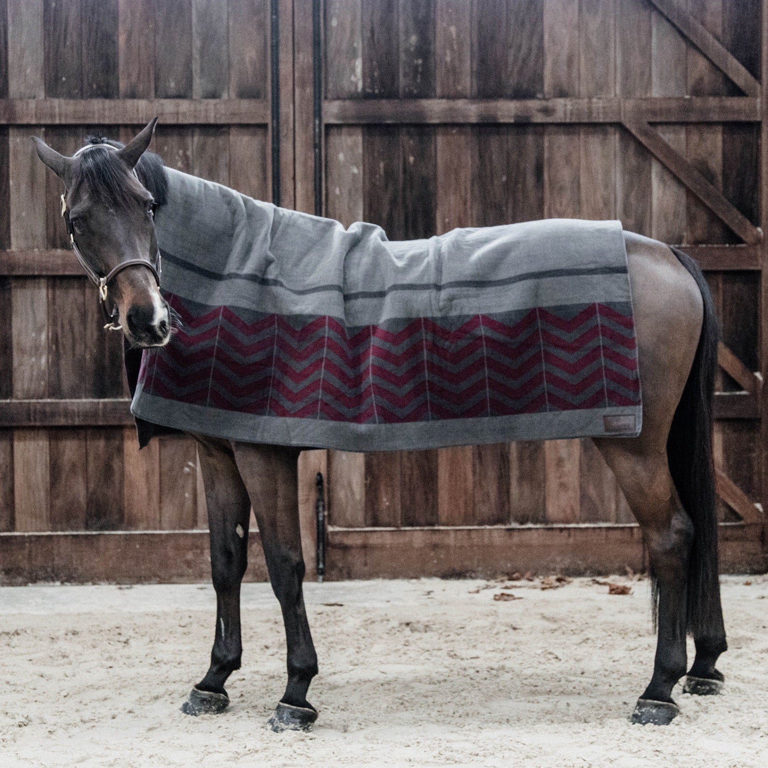 Kentucky Horsewear Heavy Fleece Rug Square Fishbone, Grey/Bordeaux