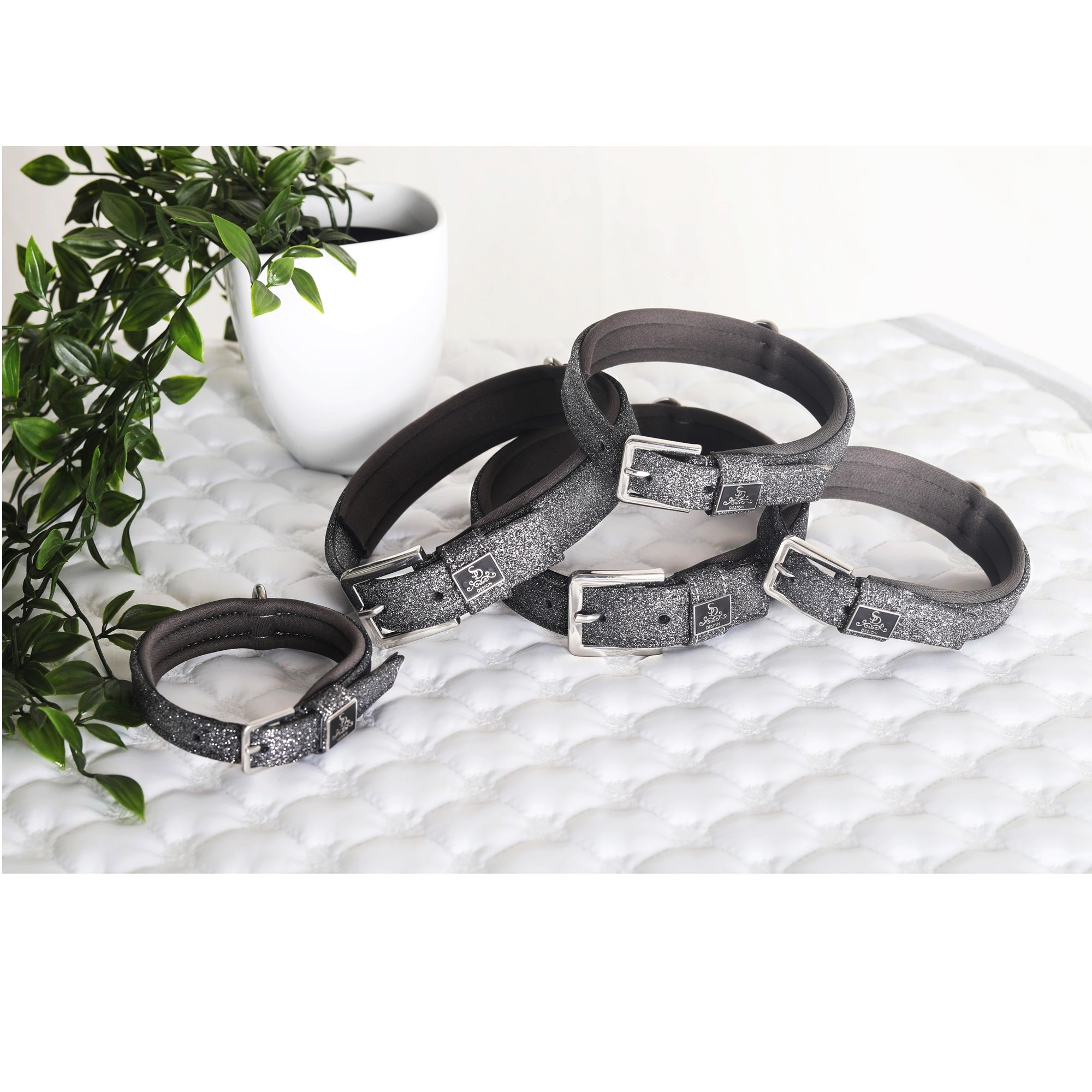 SD Design Hollywood Glamorous Dog Collar - Dark Shadow Glitz