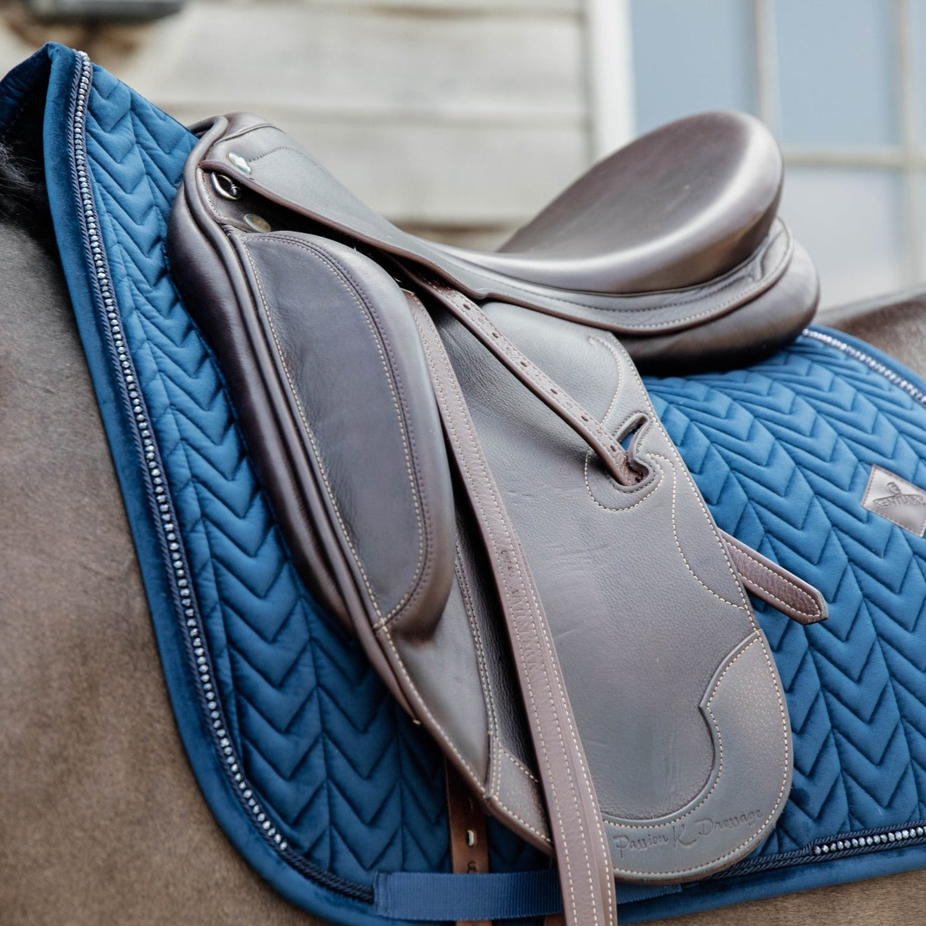 Kentucky Horsewear Saddle Pad Basic Velvet Pearls Dressage, Navy