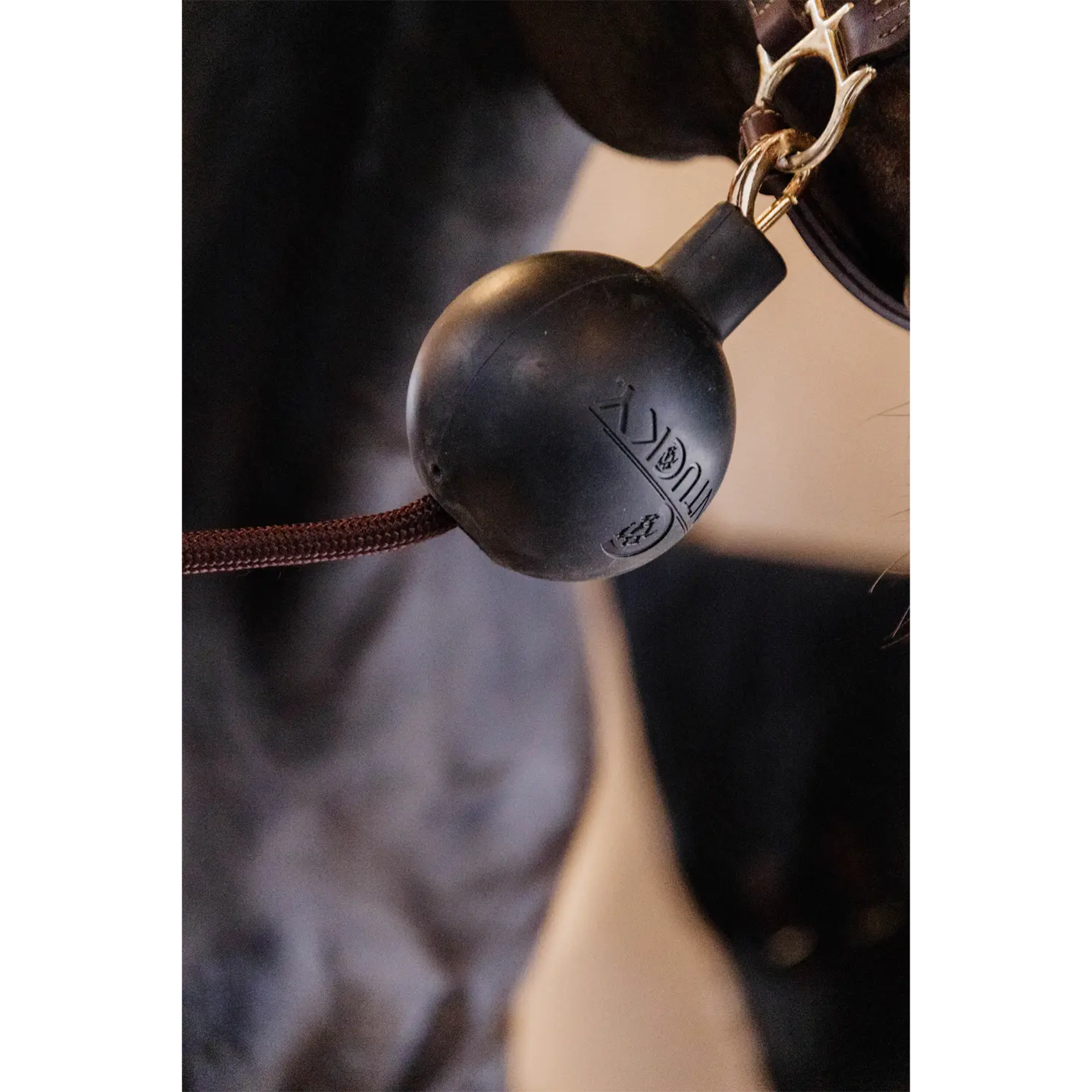 Kentucky Horsewear Rubber ball Protection for Wall and Lead