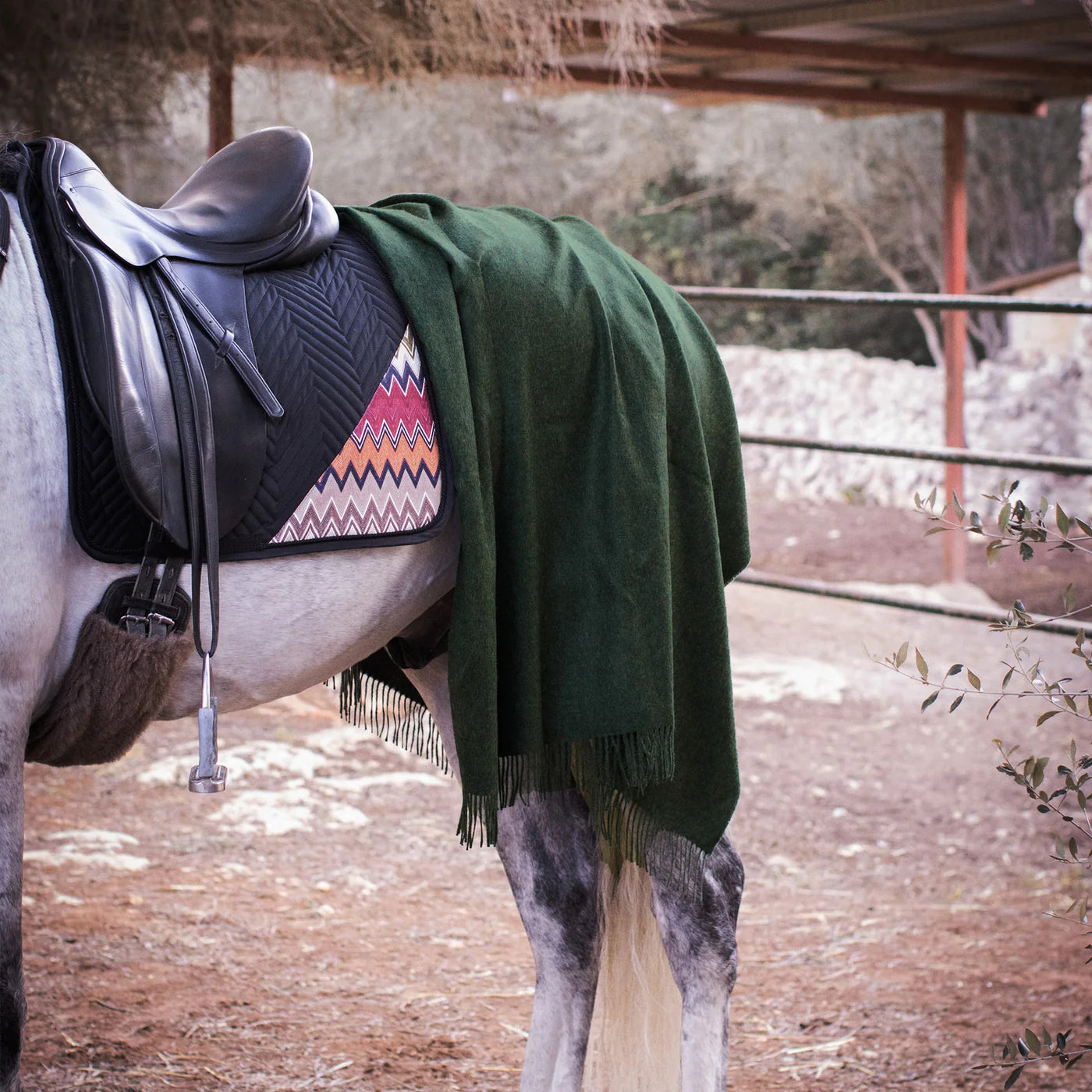 L&#39;Evoine Alpaca Plaid Blanket for Horse &amp; Rider