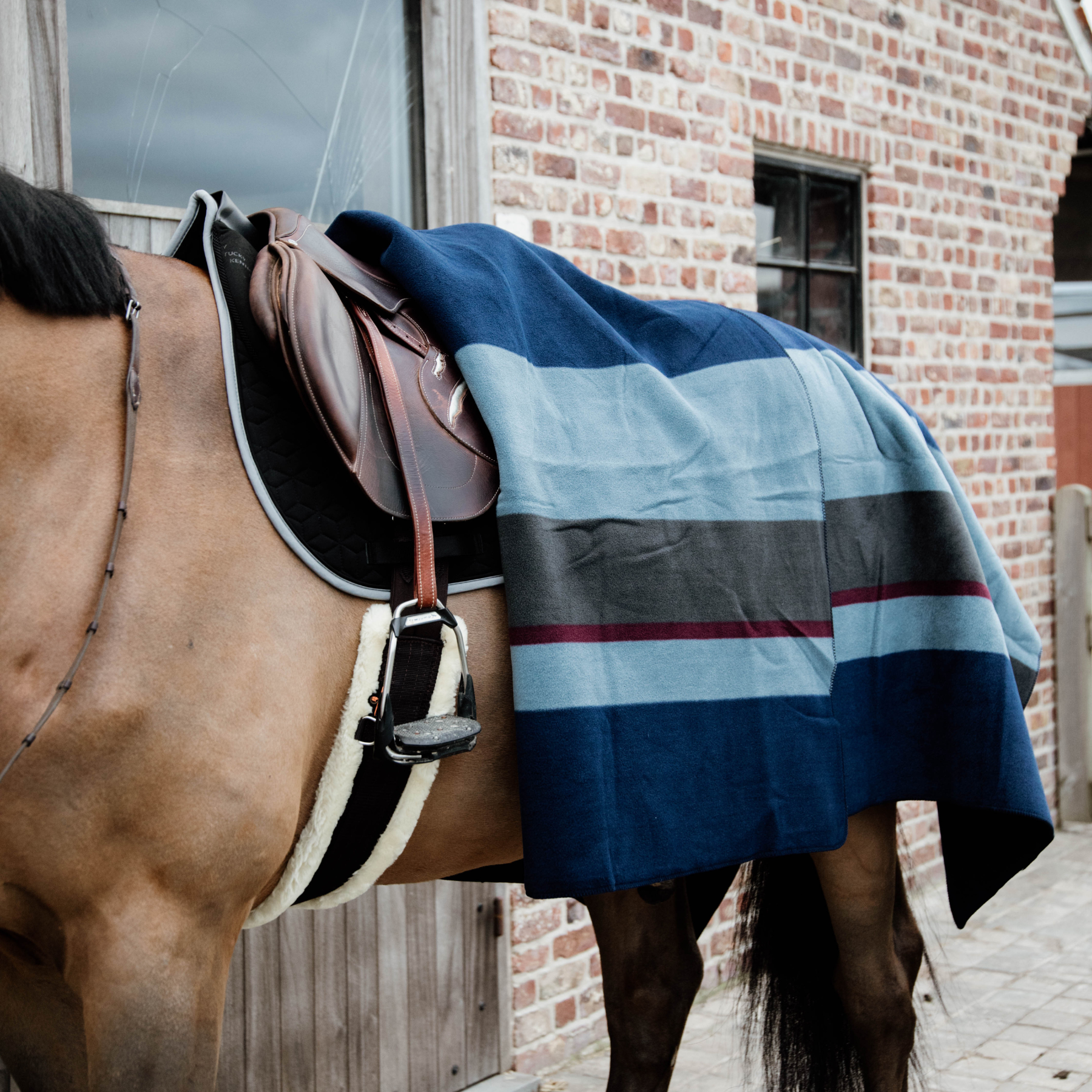 Kentucky Horsewear Heavy Fleece Rug Square Stripes, Navy/Grey