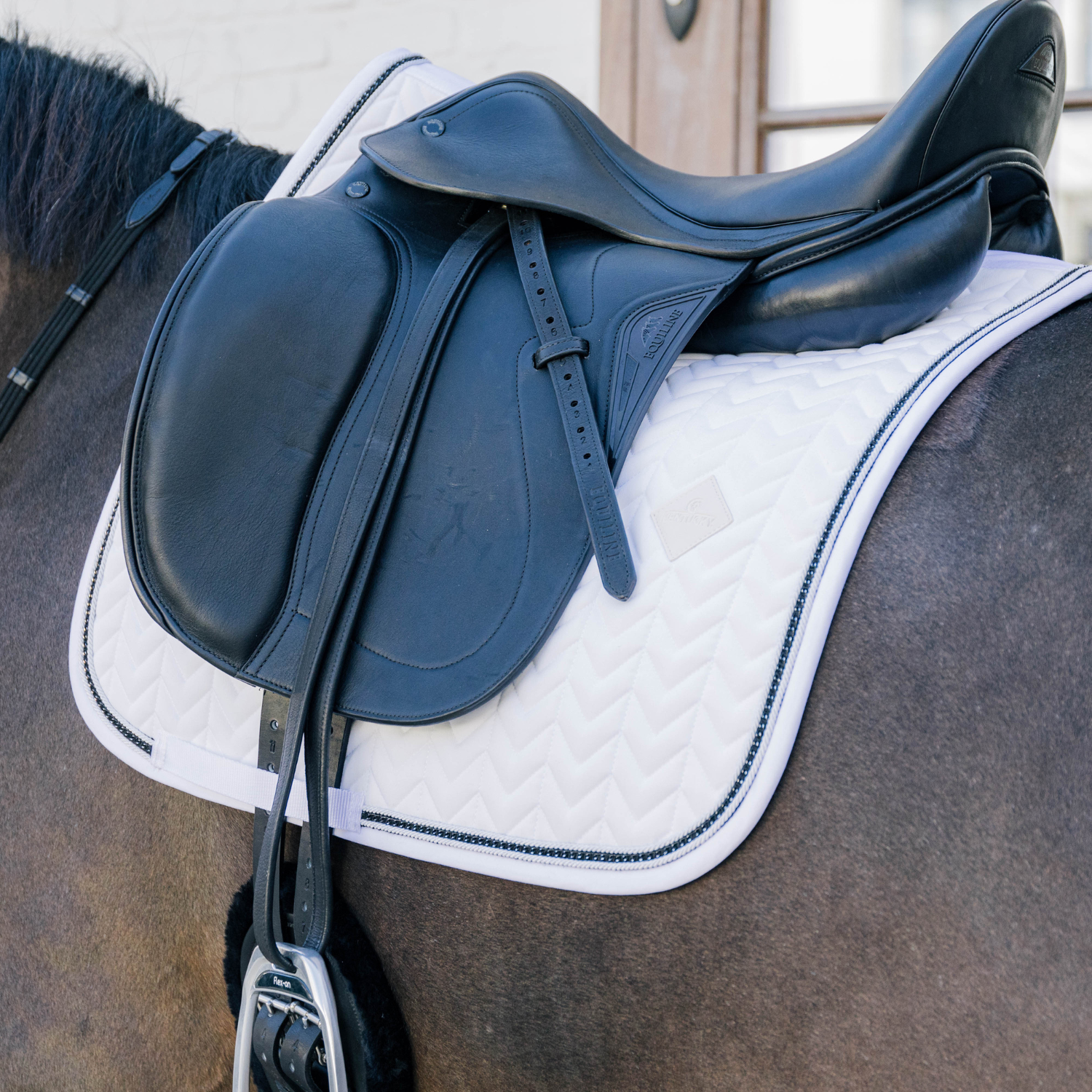 Kentucky Horsewear Dressage Saddle Pad with Metal Chain, White