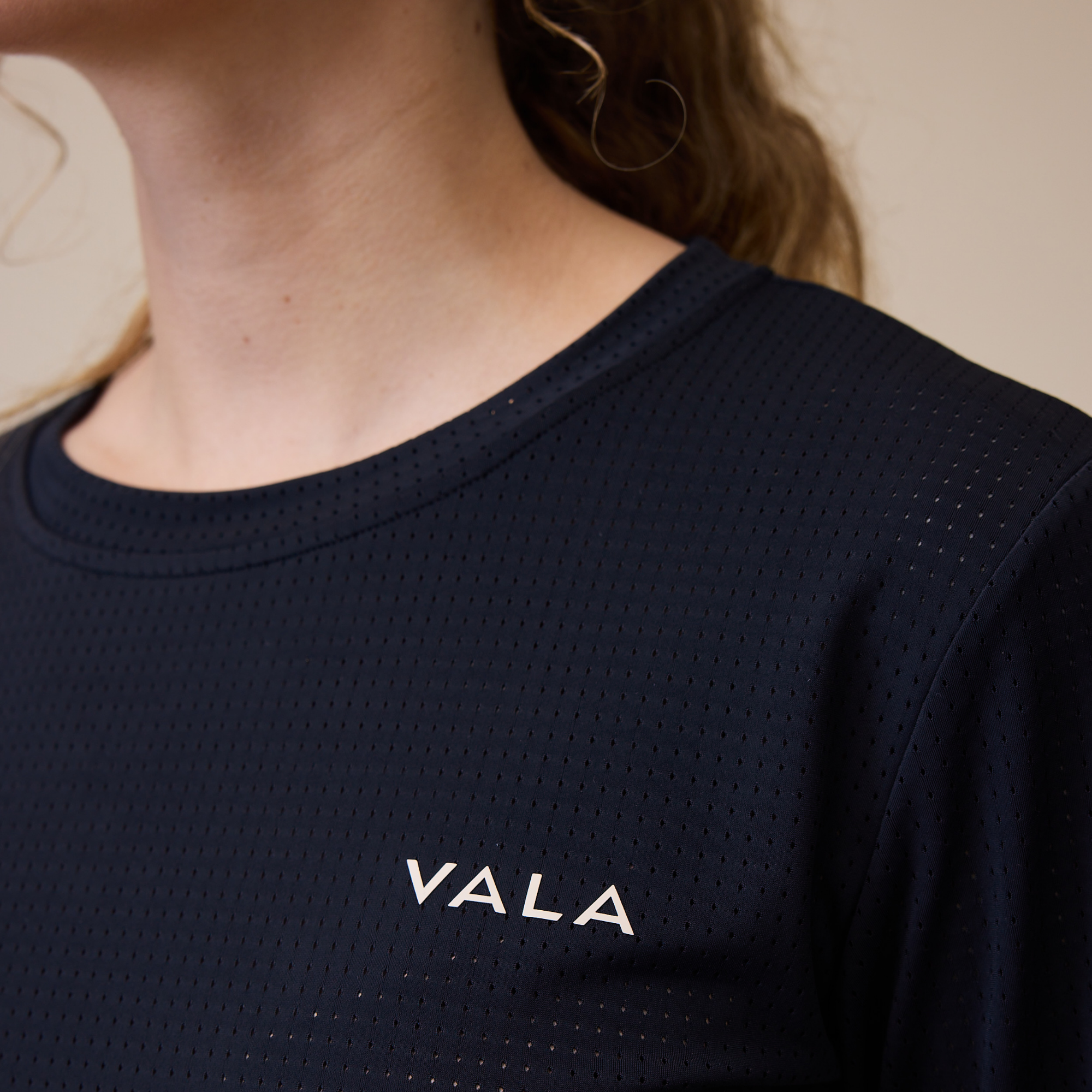 VALA Ladies Long Sleeve Mesh Training Shirt, Black