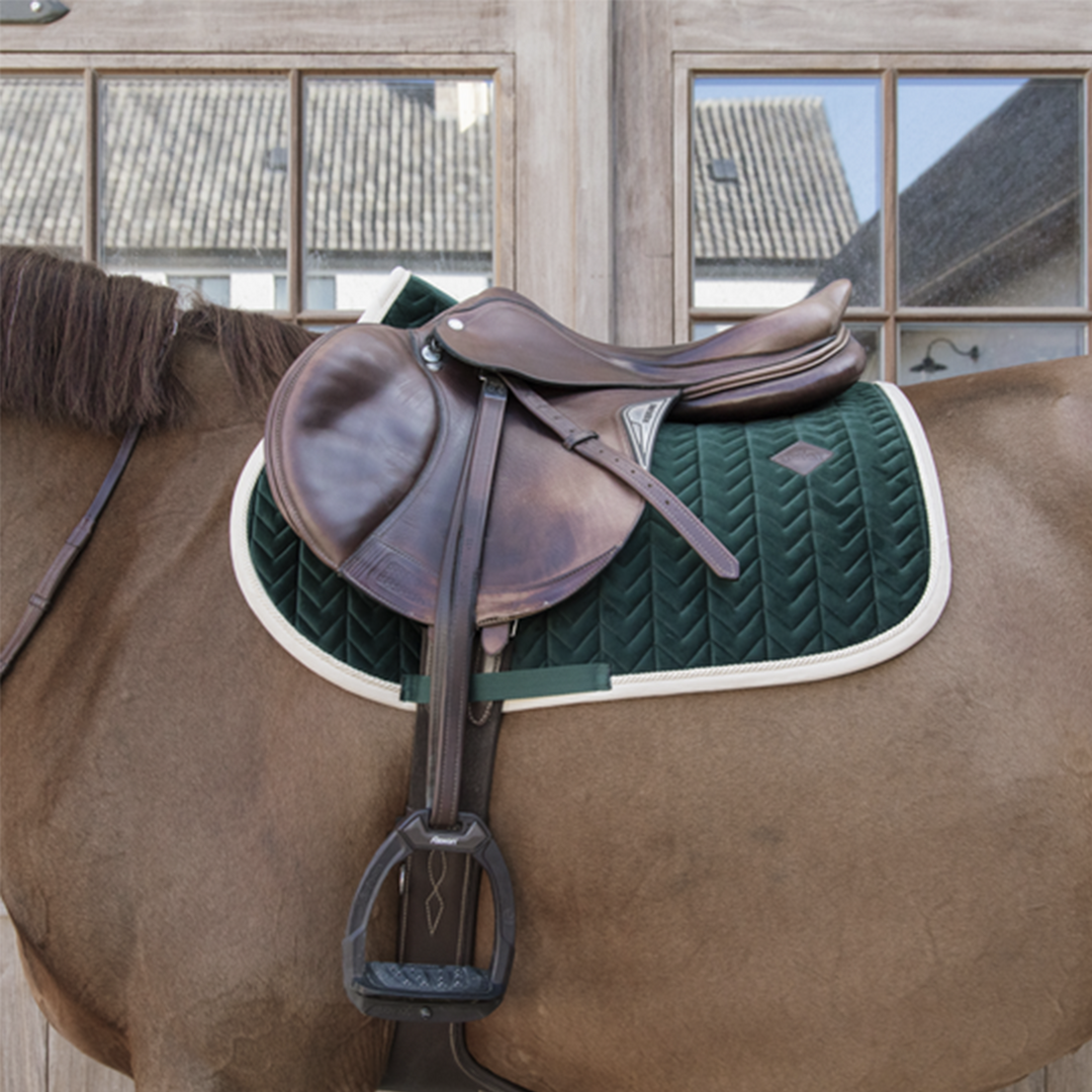 Kentucky Horsewear Jumping Saddle Pad Velvet Contrast, Pine Green