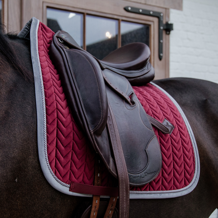 Kentucky Horsewear Dressage Saddle Pad Velvet Contrast, Bordeaux