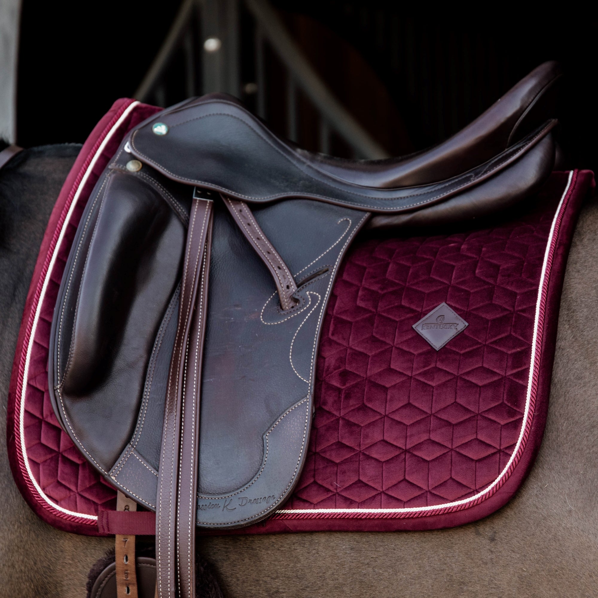 Kentucky Horsewear Saddle Pad Velvet Dressage Bordeaux Edition