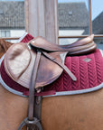 Kentucky Horsewear Jumping Saddle Pad Velvet Contrast, Bordeaux