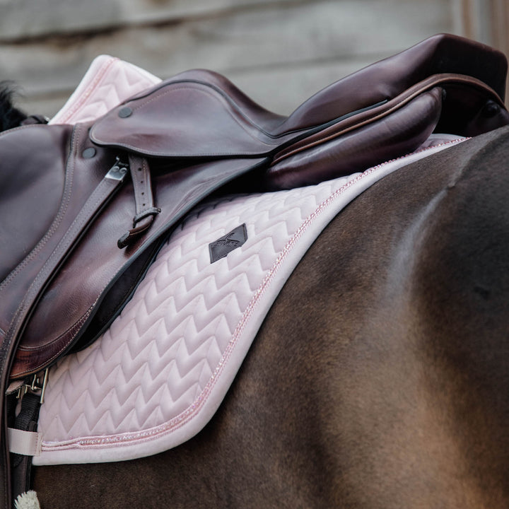 Kentucky Horsewear Saddle Pad Basic Velvet Pearls Jumping, Soft Pink