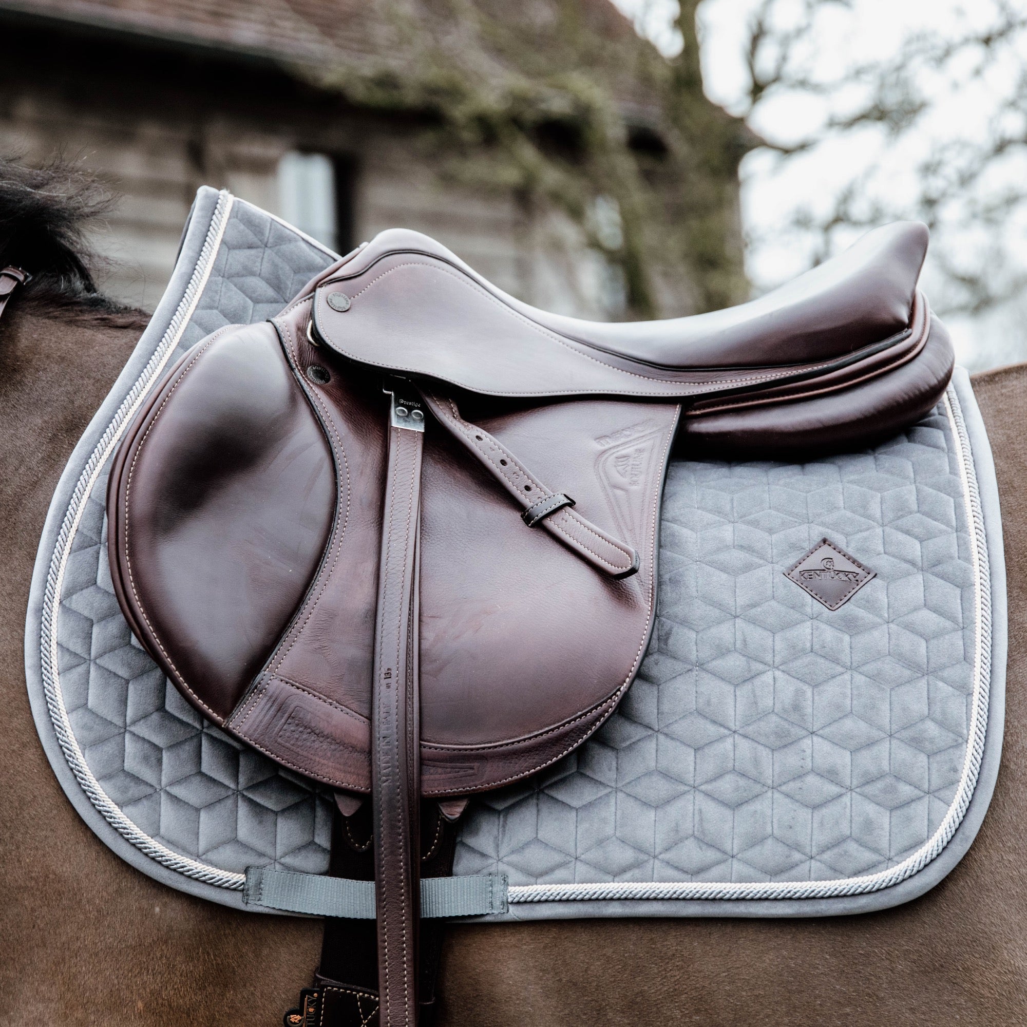 Kentucky Horsewear Saddle Pad Basic Velvet Jumping, Grey