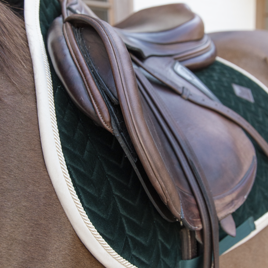 Kentucky Horsewear Jumping Saddle Pad Velvet Contrast, Pine Green
