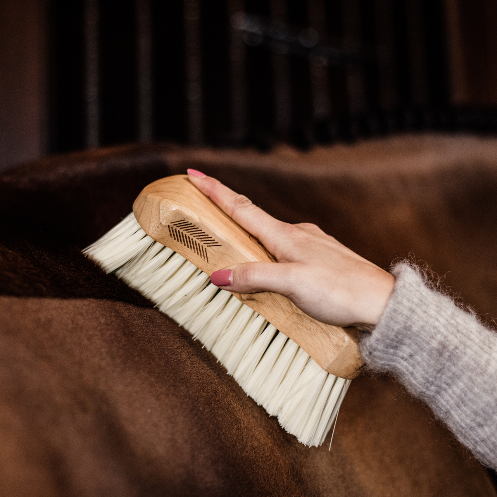 Kentucky Horsewear Body Brush Middle Soft, Brown