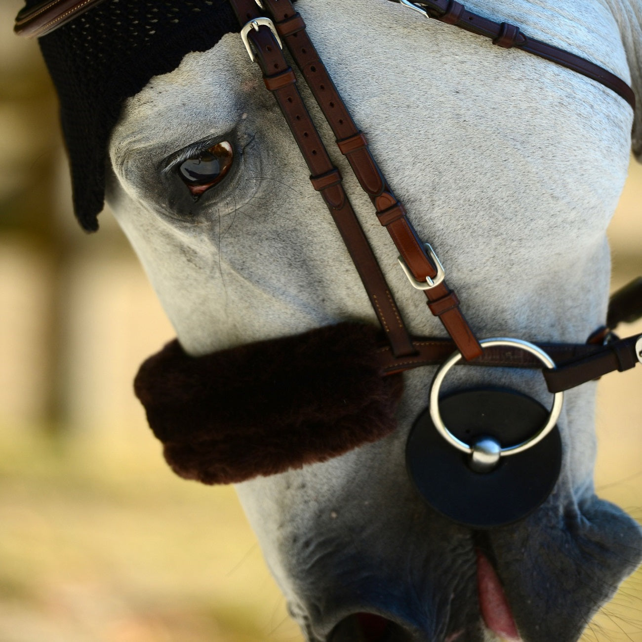 Kentucky Horsewear Faux Sheepskin Noseband Cover