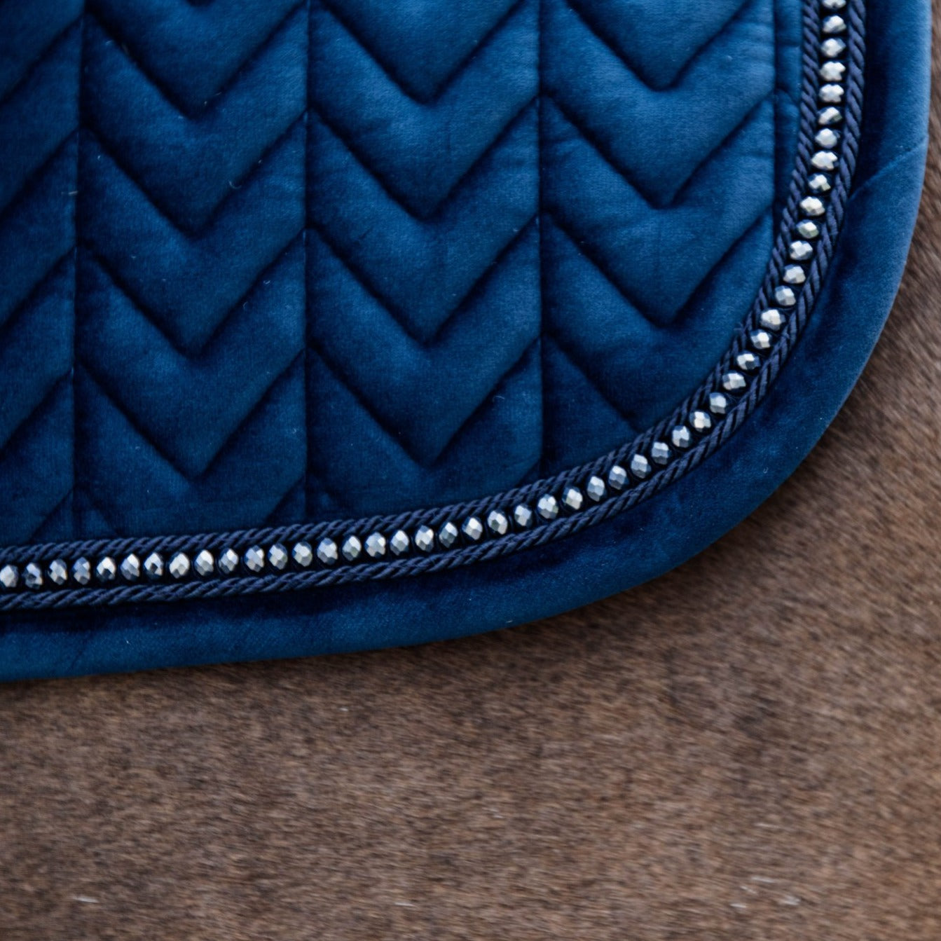 Kentucky Horsewear Saddle Pad Basic Velvet Pearls Dressage, Navy