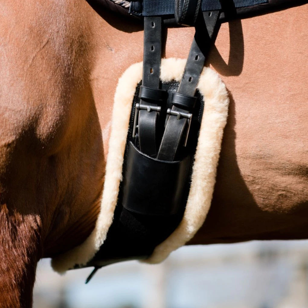 Lumiere Equestrian Anatomic Dressage Girth, Black