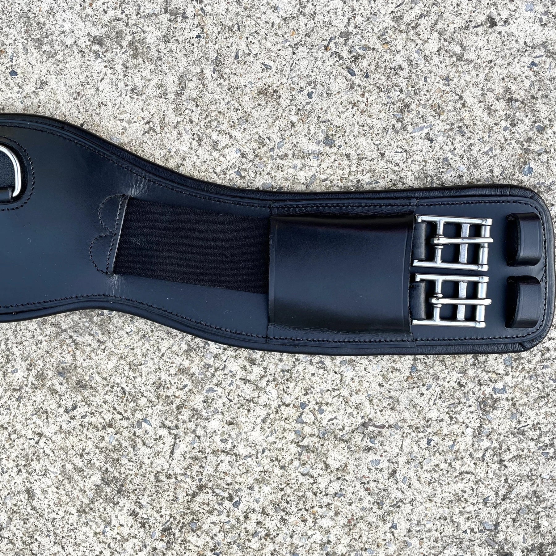 Lumiere Equestrian Anatomic Dressage Girth, Black