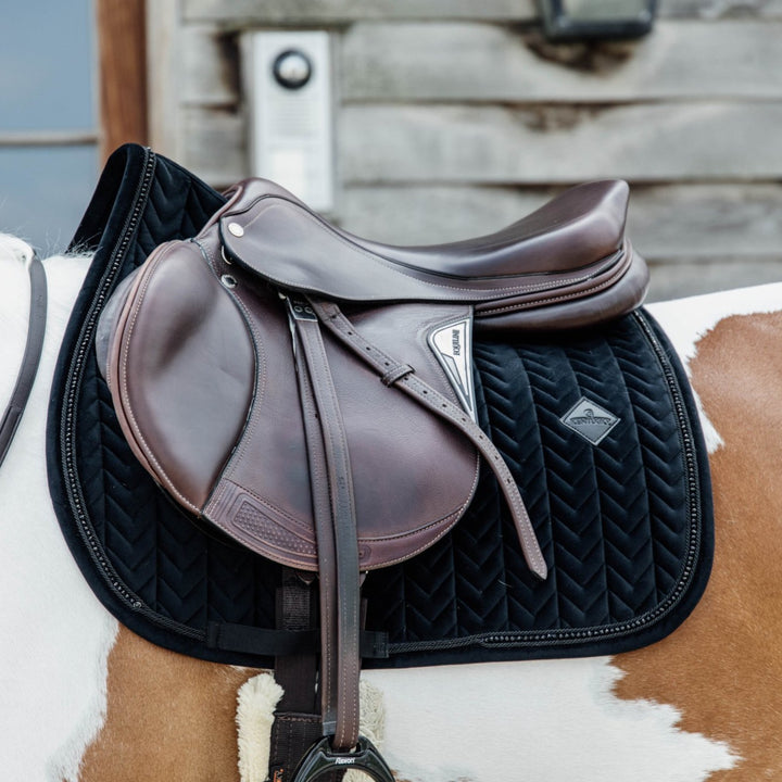 Kentucky Horsewear Saddle Pad Basic Velvet Pearls Jumping, Black