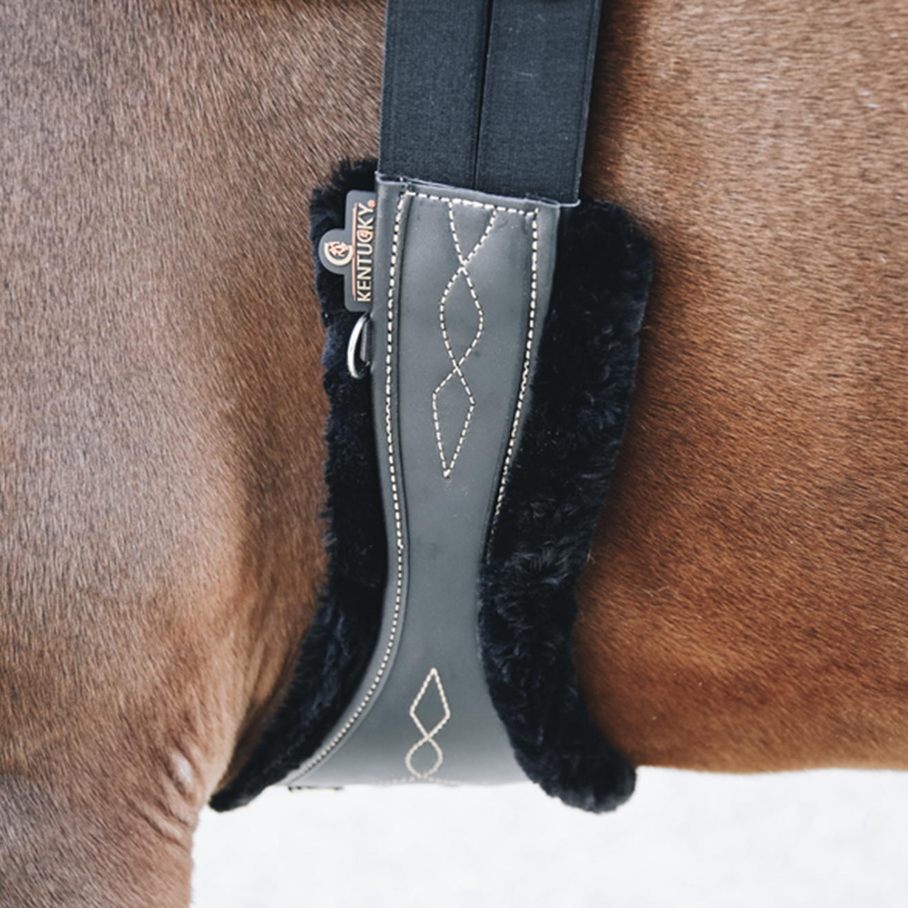 Kentucky Horsewear Sheepskin Anatomic Girth Cover